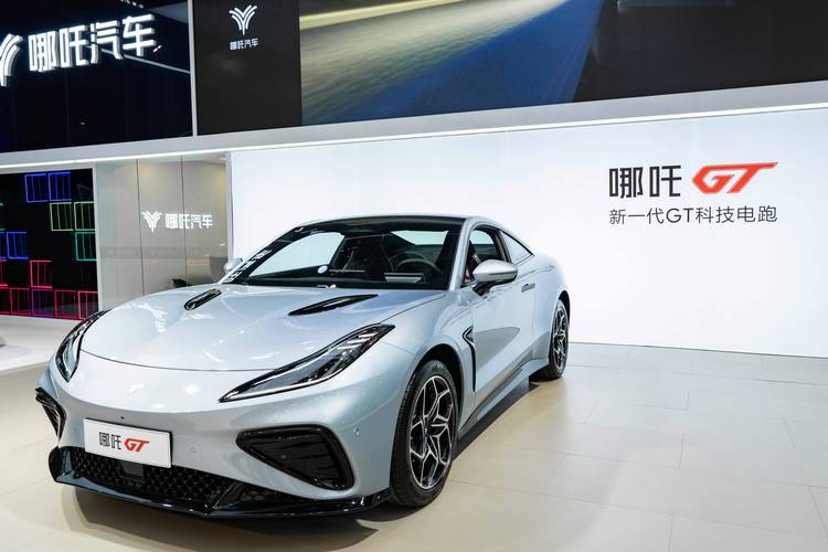 惠州博罗县恒鑫润企业管理咨询哪吒汽车在智能汽车领域的表现，领途汽车在新能源汽车市场中的影响力